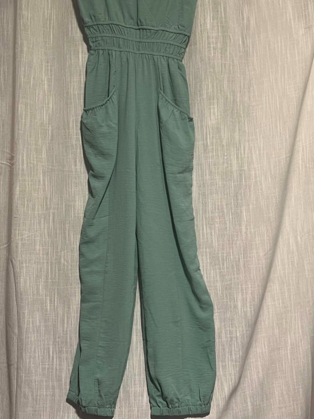 NWOT Cupshe Cami V-Neck Jumpsuit Sage Green Size XS - Picture 13 of 13